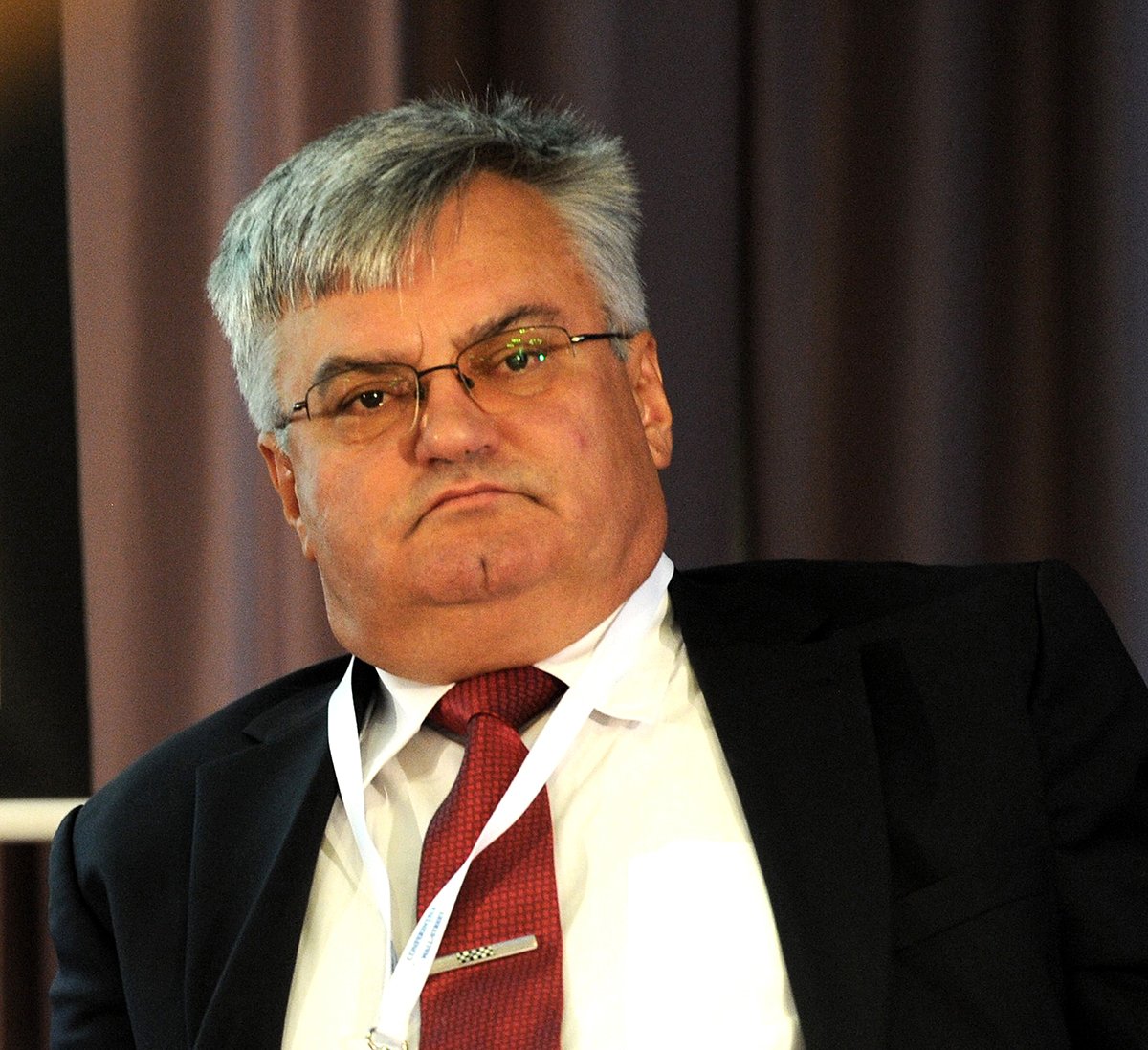 Profesorul Titi Paraschiv, îndrumătorul lucrării ministrului Florin Roman | Foto: Agerpres 