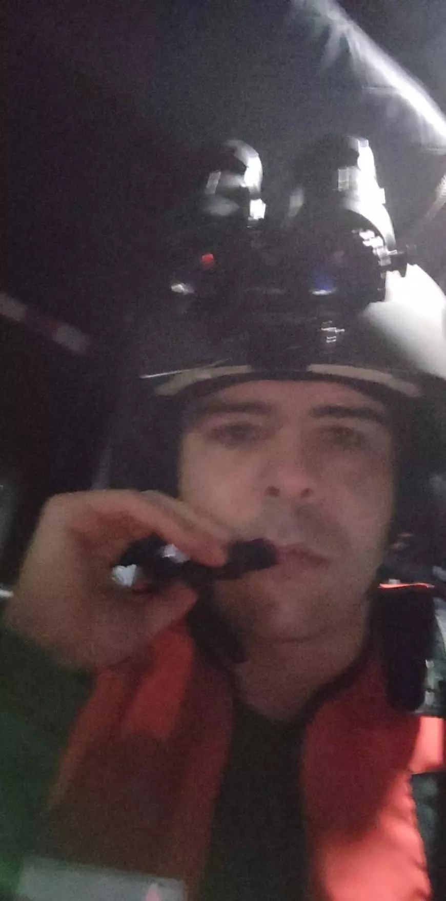 Ultima fotografie trimisă, chiar din elicopter, de caporalul salvator Cătălin Lateș soției lui. „E fața unui om speriat”, crede tatăl