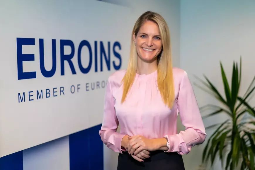 Tanja Blatnik, director general Euroins. ASF a decis, pe 1 februarie 2023, să o reclame la Parchetul General, alături de întreaga conducere a companiei de asigurări. ASF a susținut că Euroins nu a raportat corect numărul de litigii și că a respins „din burtă” mii de dosare de daună